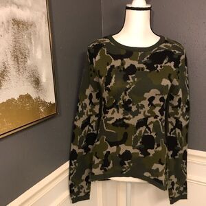 ⭐️HOST PICK Belle du Jour embellished camo sweater